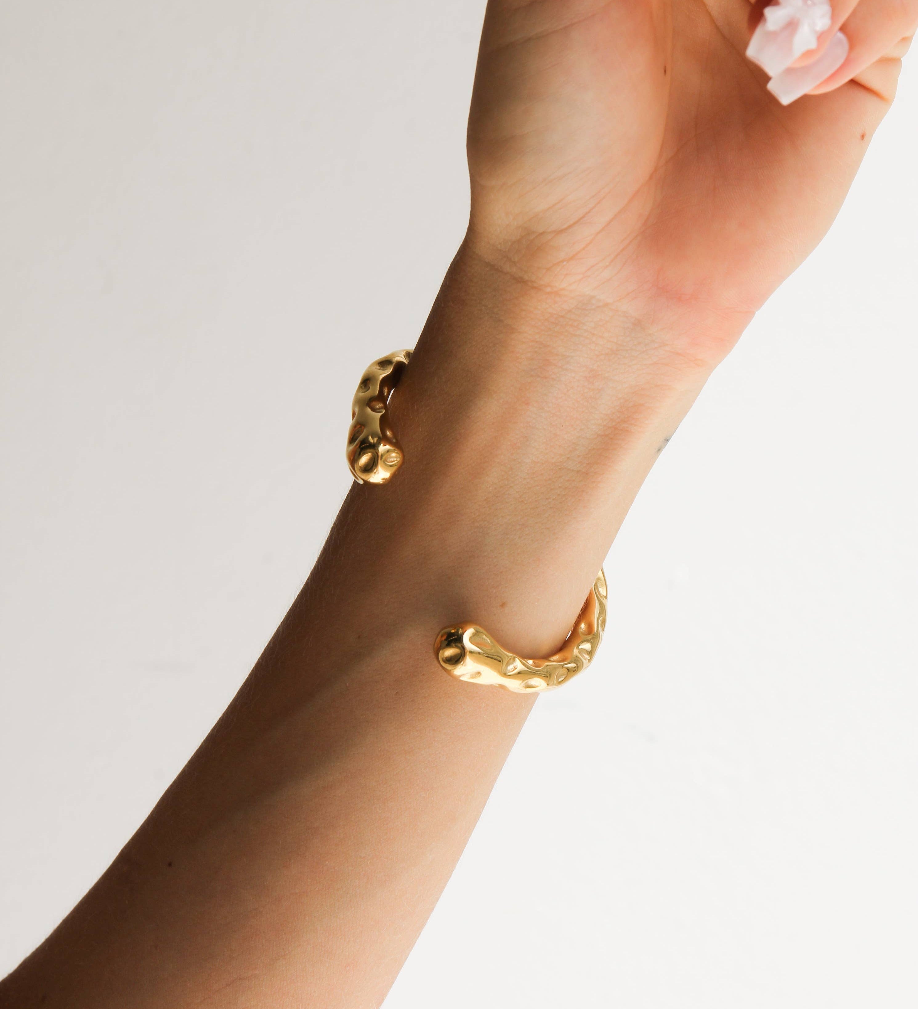 Aurora Textured Cuff Bracelet – 18K Gold Plated, Elegant Statement