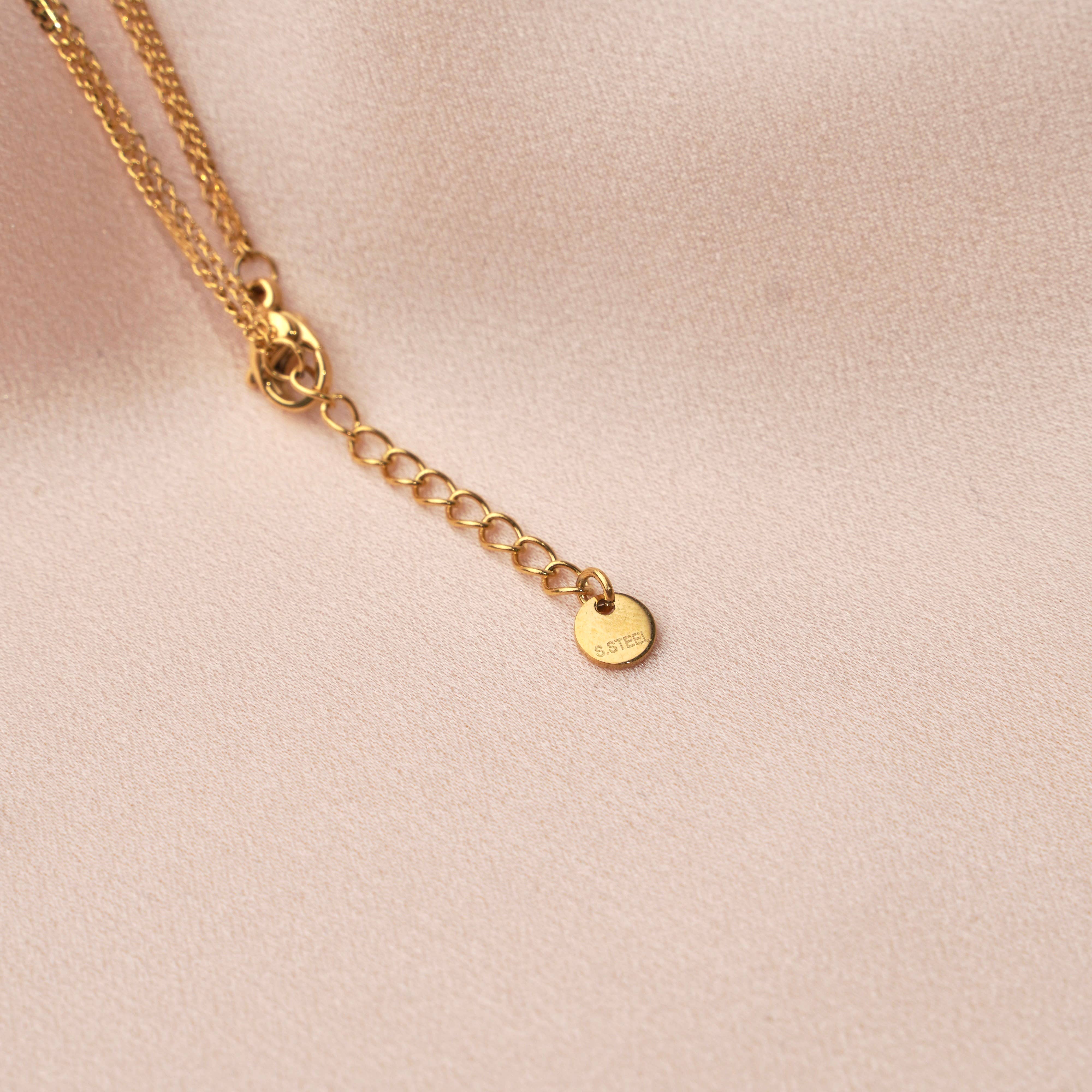 Gold_Plated_Pearl_Mother-of-Pearl_Bracelet._Hypoallergenic_tarnish-resistant_close
