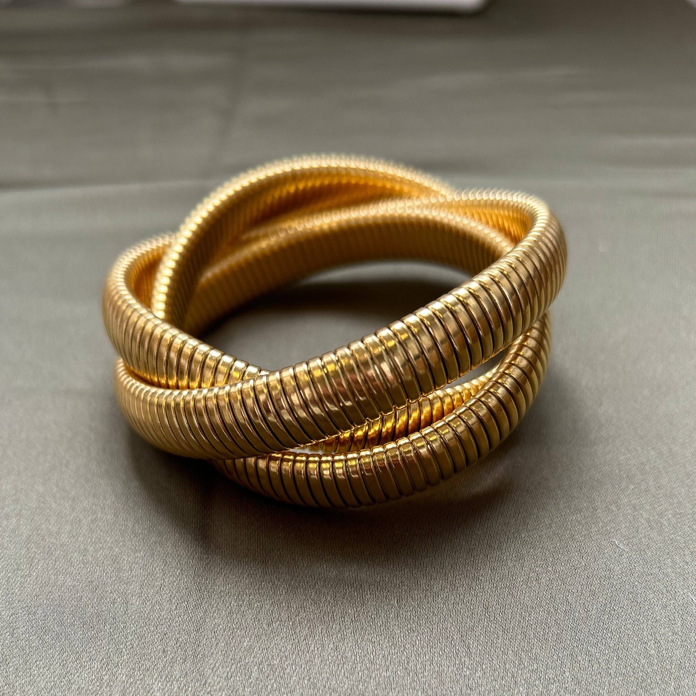 Infinity Multi-Layered Bracelet. 18K gold-plated modern statement jewellery 