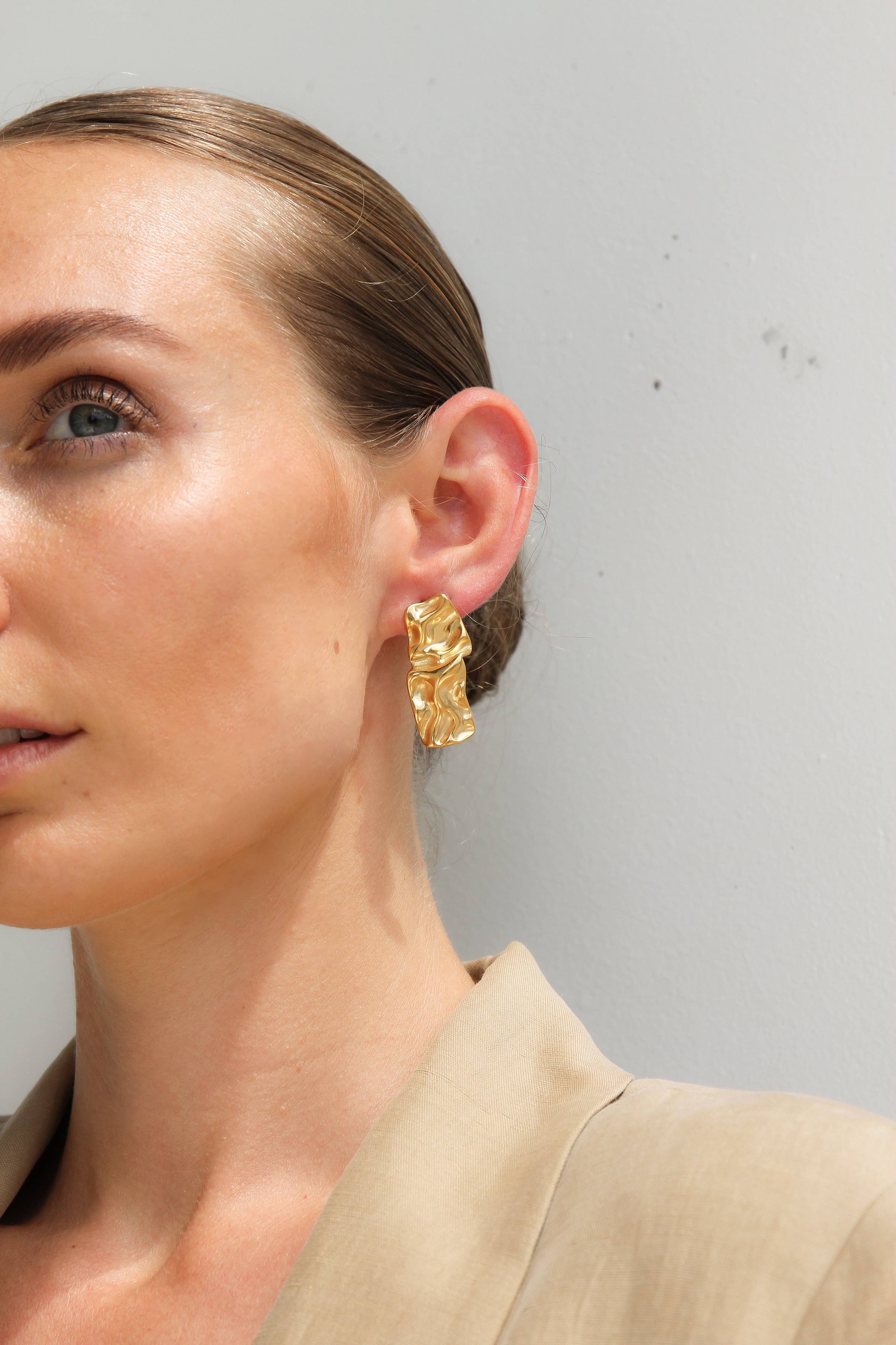 Sienna Textured Hoop Earrings – 18K Gold Plated, Bold & Elegant